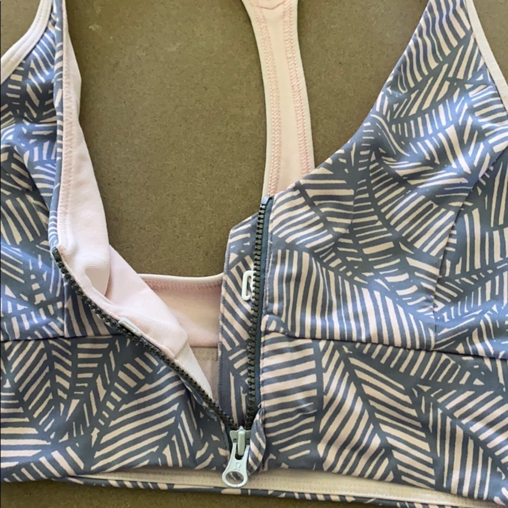 LULULEMON 🍋 zip bra top - Picture 3 of 5
